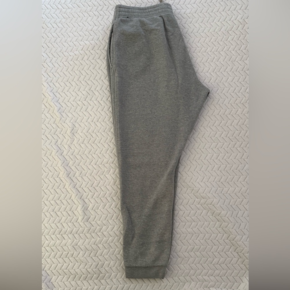 Nike Men's Heather Gray Joggers - Picture 9 of 10